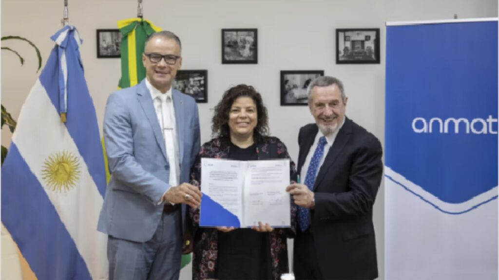 November 8th, the National Administration of Drugs, Foods, and Medical Technology (ANMAT) of Argentina and the National Health Surveillance Agency (ANVISA) of Brazil signed the ﬁrst mutual recognition agreement on certiﬁcates for medical products.